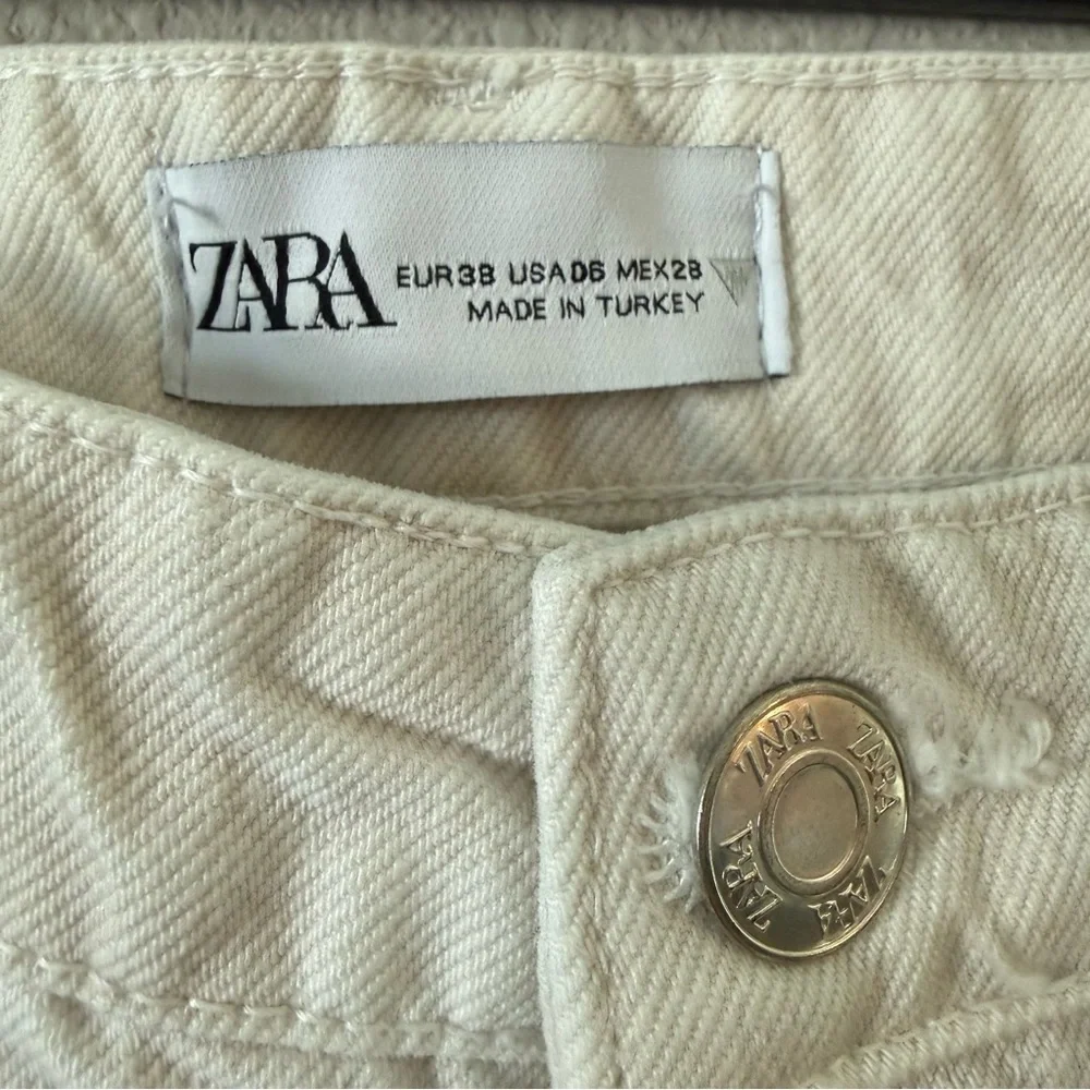 Zara Acid Wash Cream Straight Leg Jeans with Frayed Hem Button Fly Size 6 - Picture 4 of 7